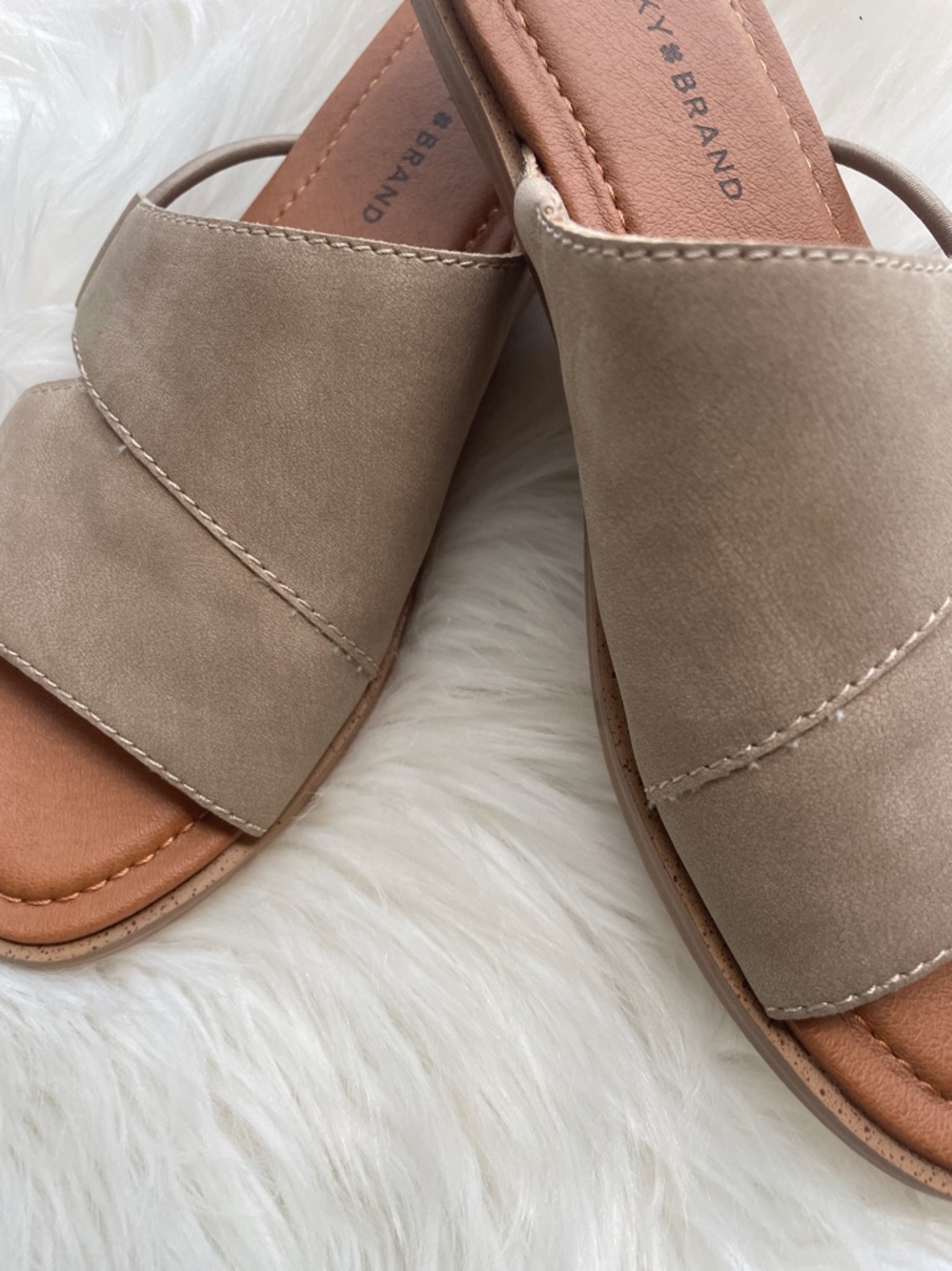 Lucky Brand NWOT Sandals - Picture 2 of 8